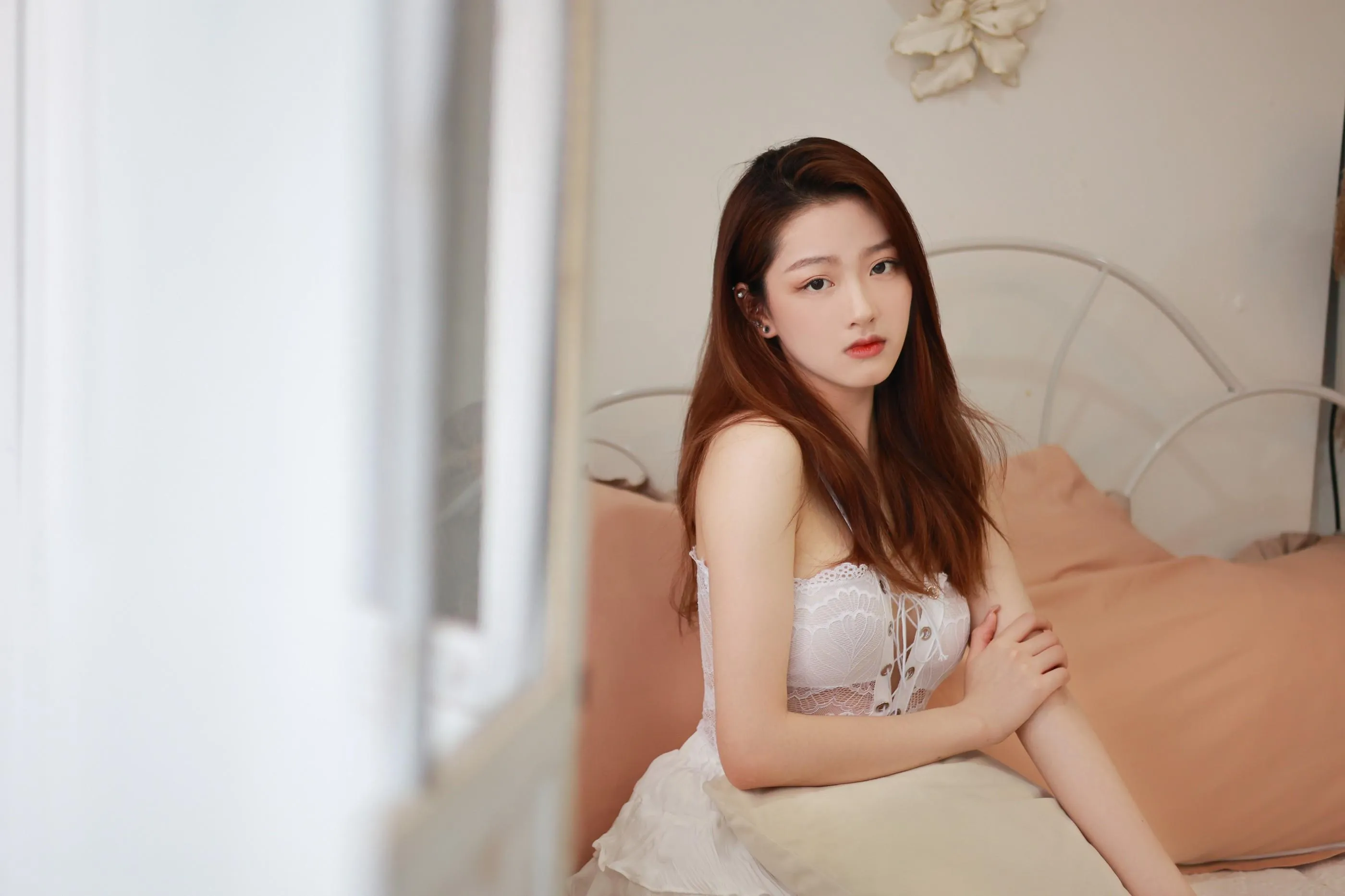 [艺图语] 2022.07.01 瞬间的温柔 持枪萝莉 [27P]插图3